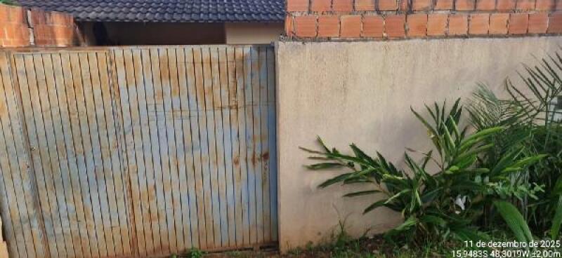 Casa com 2 Quartos em Santo Antônio do Descoberto - Leilão Caixa