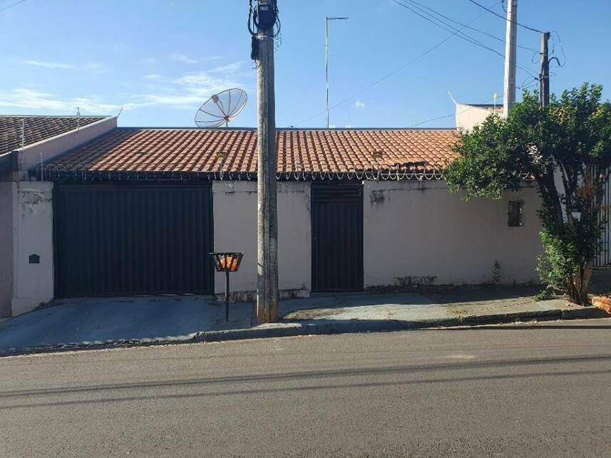Casa Ocupada com 200m² em Guaiçara/SP