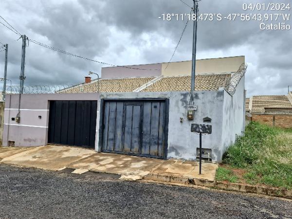 Casa com 2 Quartos e 1 Vaga no Jardim Colonial