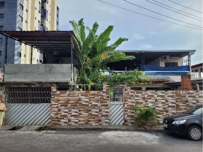 Casa em Leilão com 410m² Construída em Manaus
