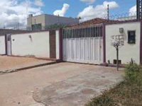 Casa ocupada com 1 vaga e 265,63 m² construídos