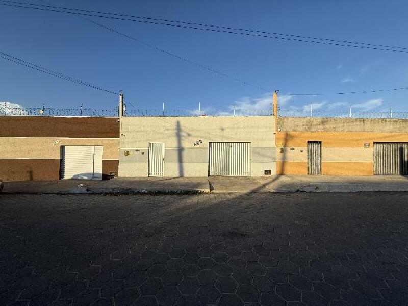 Casa com 2 quartos, 2 banheiros e 71,7m² em Mossoró