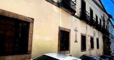 Casa Nobre com 7.822m² de construção, prédio tombado, necessita reparos