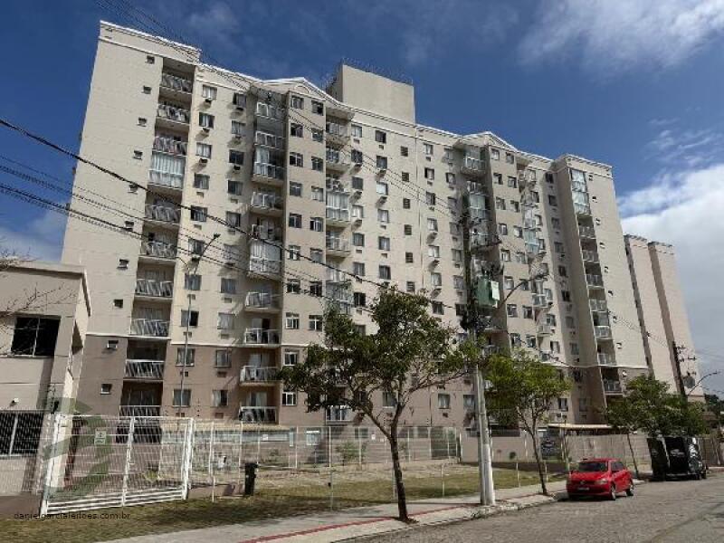 Apartamento com 2 Quartos no Condomínio Via Mar