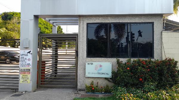 Apartamento com 2 quartos e vaga de garagem em condomínio