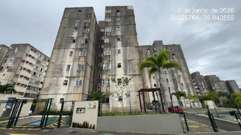 Apartamento com 2 quartos e vaga de garagem em São Lourenço da Mata