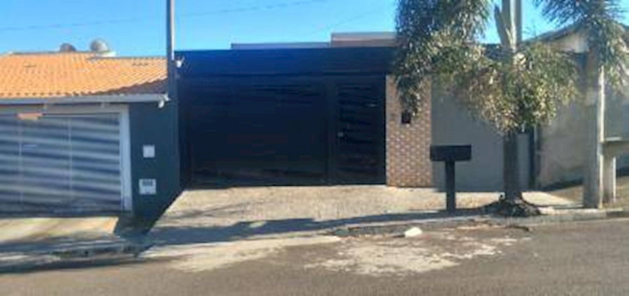 Casa com 2 quartos, 1 banheiro e 1 vaga de garagem, 85,37 m² construídos