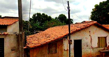 Casa com 4 quartos, 2 banheiros e garagem em Novo Axixá