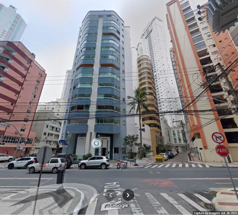 Apartamento 1501 com 3 quartos, suíte e sacada