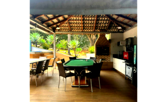 Sobrado em Brasília/DF com 4 quartos e piscina