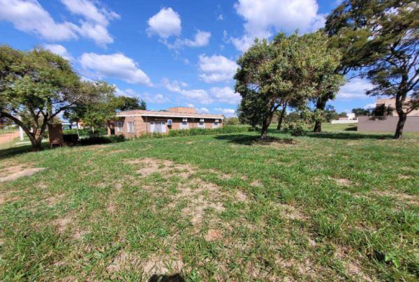 Terreno de 450 m² em condomínio com infraestrutura