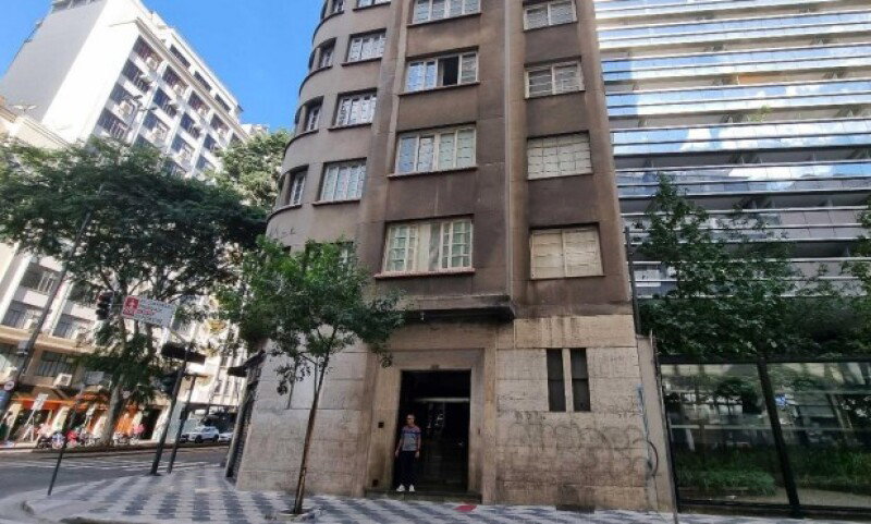 Conjunto Comercial 102m² com 5 Salas, 2 Banheiros e Cozinha