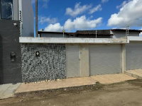 Casa com 2 quartos, 1 banheiro e vaga de garagem
