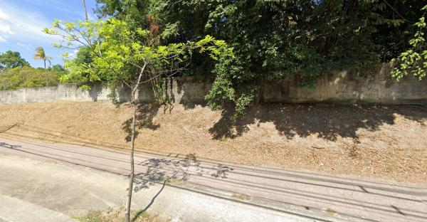 Terreno amplo com prédio 280m² em Guaratiba, área 176.673m²