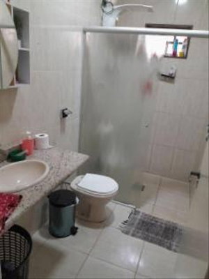Casa com 3 quartos, 2 banheiros e 217m² de área construída -