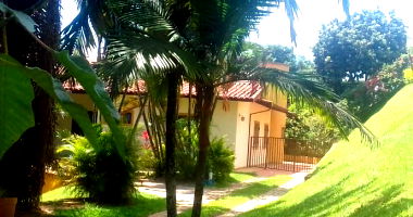 Casa com 3 Dormitórios em Condomínio Fechado