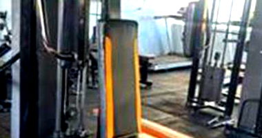 Aparelho de musculação para peitoral