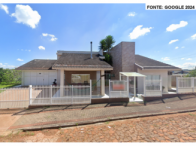 Casa alto padrão 280m² com 3 suítes e área de lazer em Marmeleiro/PR