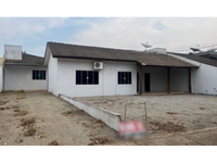 Edificação e Quitinetes - Terreno c/ 720m²