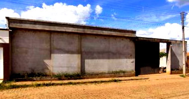 Lote de 1.000 m² com Galpão e Casa em Licínio de Almeida-BA