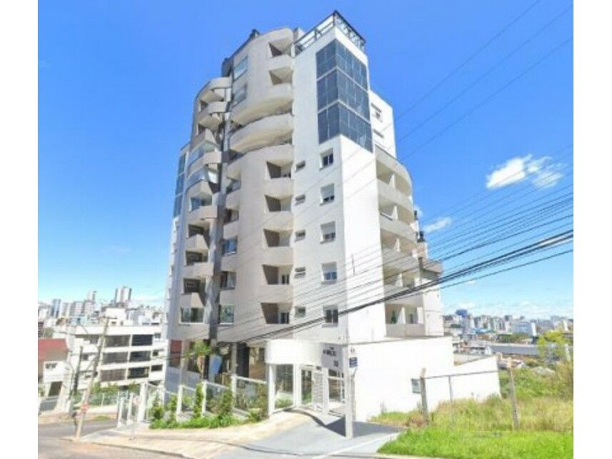 Apartamento 702 com 3 boxes de garagem em Caxias do Sul