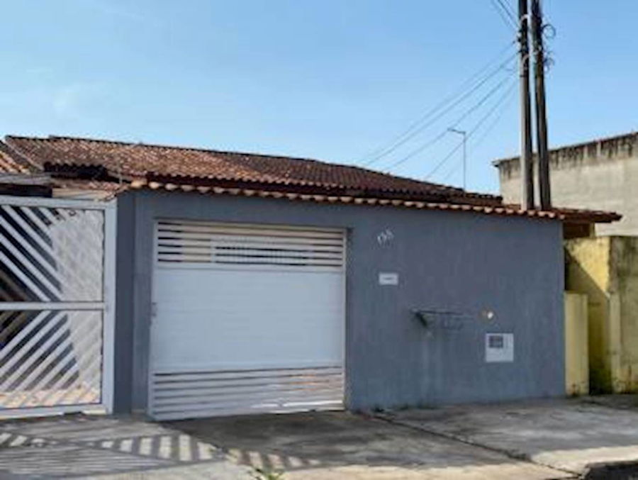 Casa padrão com 3 quartos, 3 banheiros, 1 vaga, 111,57m² construída, ocupada