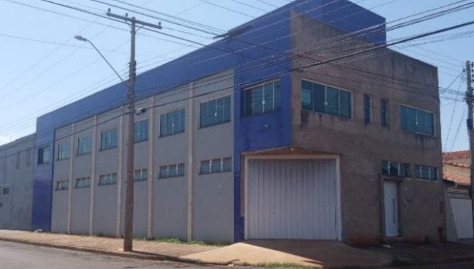 Prédio Comercial padrão, 3 banheiros, 500 m² construídos, ocupado