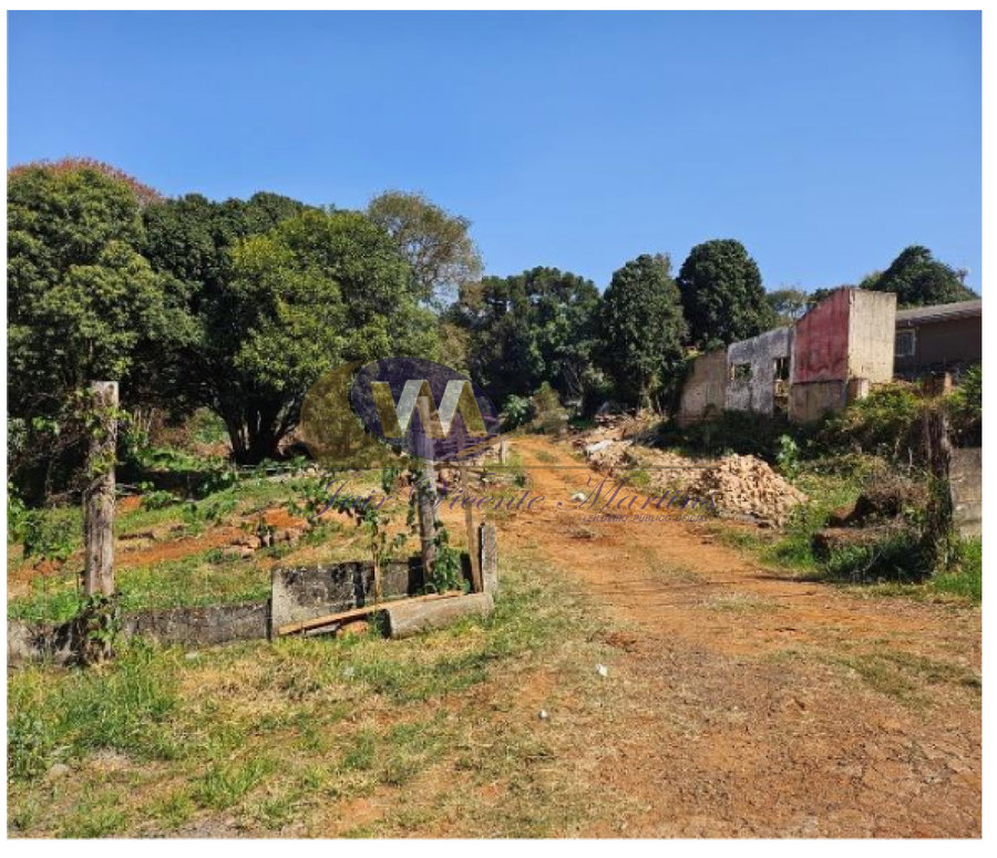 Terreno Urbano com Casa em Capão do Cipó