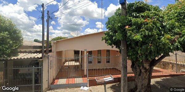 Casa com 3 dormitórios, suíte e garagem em Fernandópolis