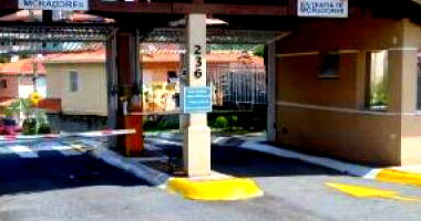 Casa com 2 quartos, 2 vagas e 66,91m² construída, desocupada