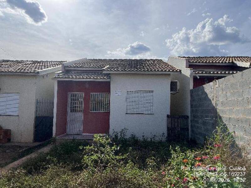 Casa com 2 Quartos e 1 Vaga em Várzea Grande