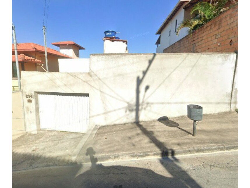 Casa com 125,36m² construídos em Santa Luzia