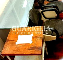 Banco Longarina e Mesas de Equipamento - Lote 226