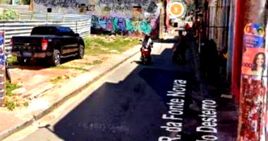 Casa com Loja e Pátio Murado em Salvador