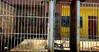 Apartamento com 2 quartos, varanda, área serv. e 1 vaga