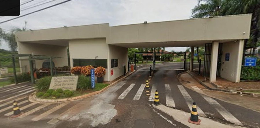 Casa com 3 Quartos em Condomínio Fechado