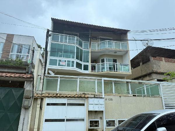 Casa com 2 quartos, 2 banheiros e 1 vaga em São Gonçalo/RJ