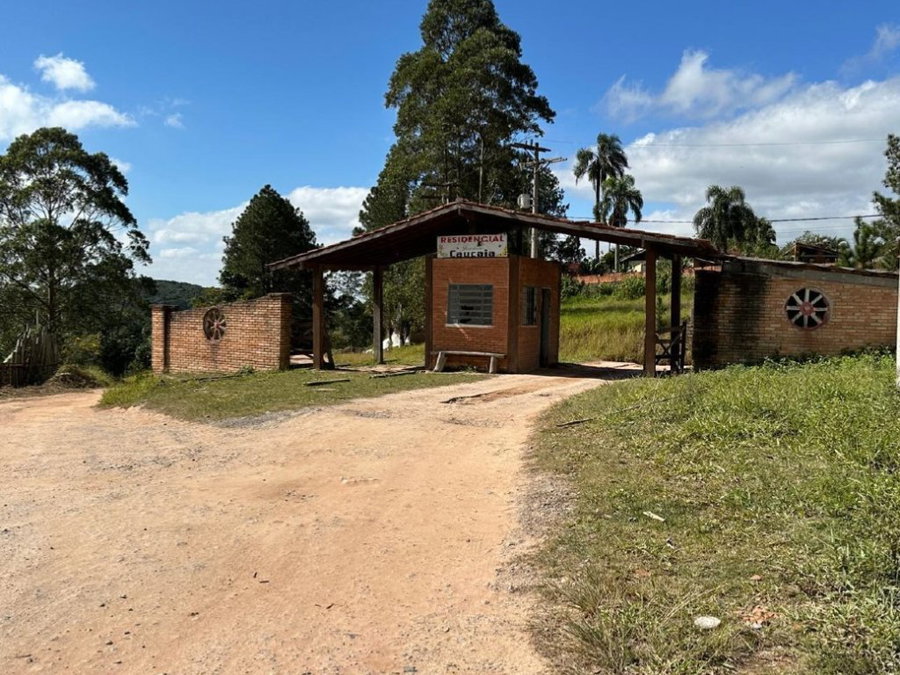 Terreno com 1.592m² em Cotia - SP