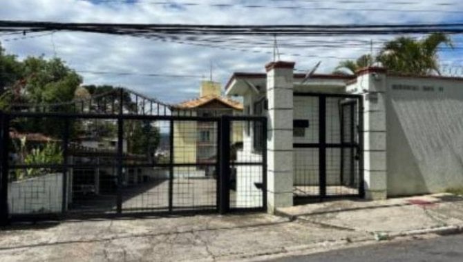 Apartamento com 2 quartos, 1 banheiro e 1 vaga de garagem