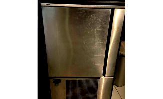 Máquina “Gela Canecas” - Ideal para Chopp