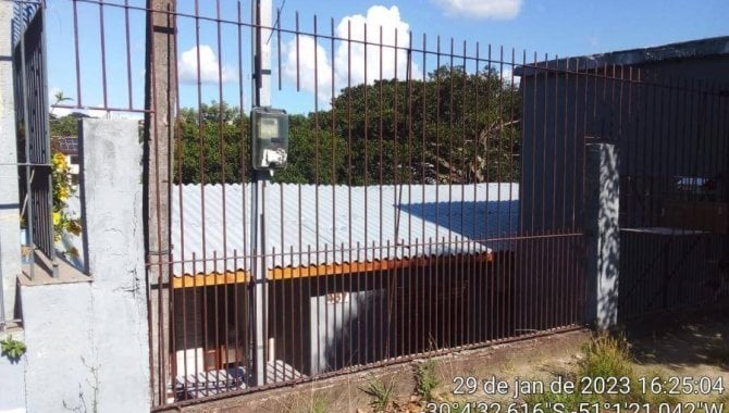 Casa aconchegante com 3 quartos e 1 banheiro em área construída de 127,17 m², ocupada