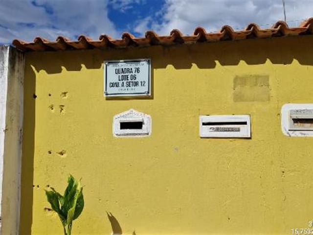 Casa em Águas Lindas de Goiás com 2 quartos e 1 vaga