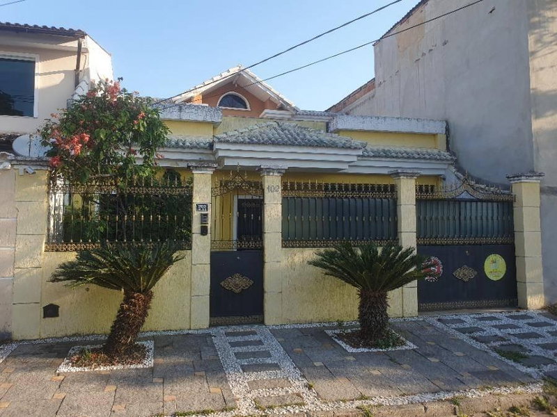 Apartamento 2 Quartos, 4 Banheiros, 216 m²