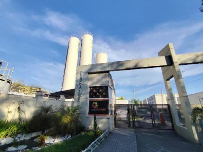 Apartamento com 2 Quartos e Vaga no Condomínio Pedra Imperial