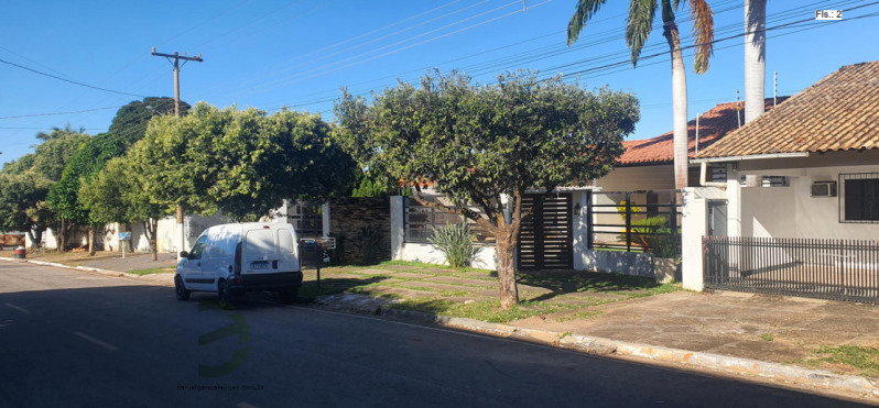Casa com 3 quartos, 200m², excelente localização em Jaciara