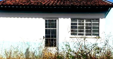 Casa com 2 Quartos e Área de Serviço em Boa Vista