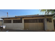 Casa Residencial com Garagem e Edícula nos Fundos