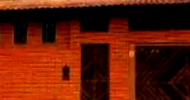 Casa padrão com 250m² terreno e 218m² construída, ocupada