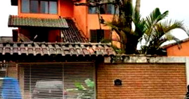 Direitos sobre Casa no Litoral com 10 cômodos em Ubatuba - SP