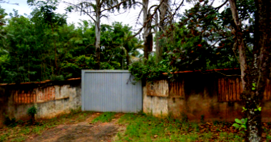 Domínio Pleno Terreno com Benfeitorias e Casa Sede